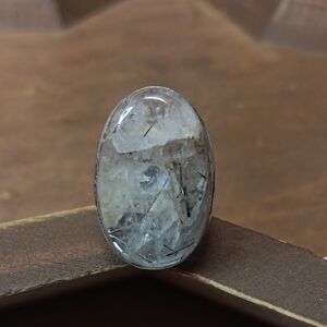 Elegant Silver-Toned Women's Ring